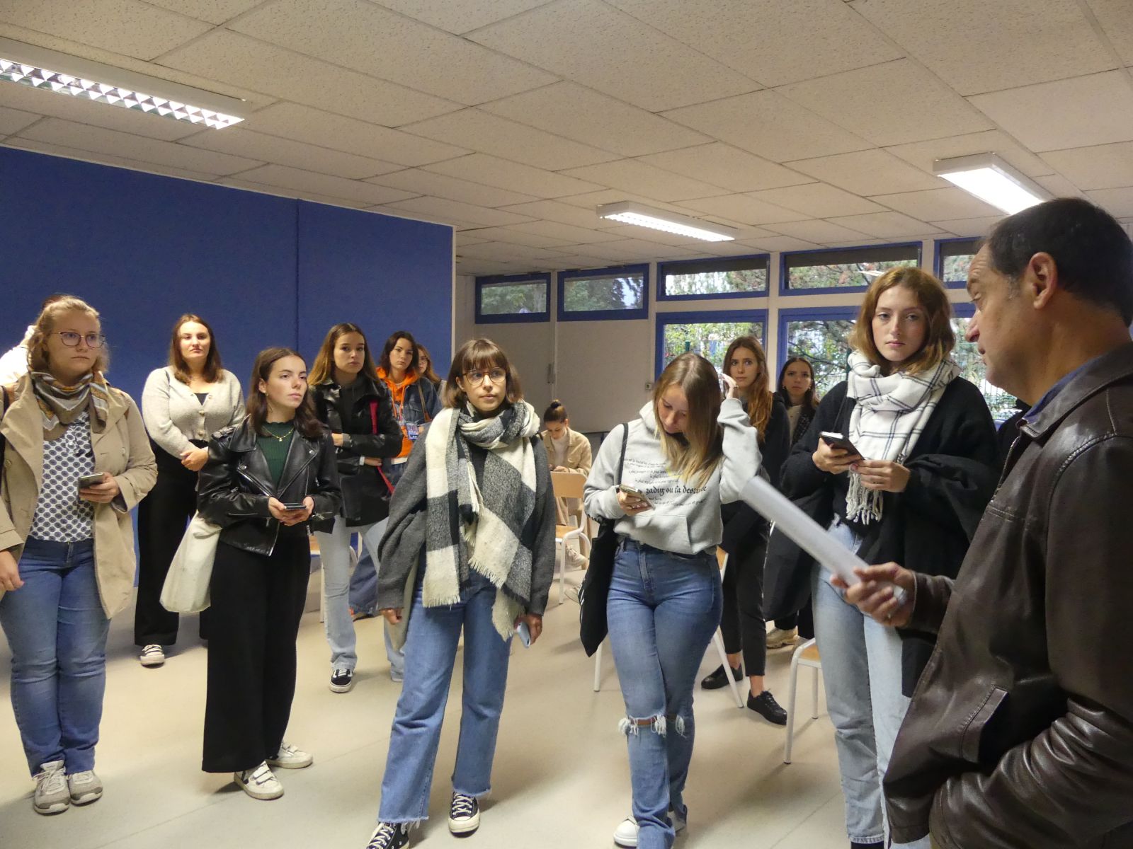 Visite du site à aménager pour les étudiant·es de l'ESAIL