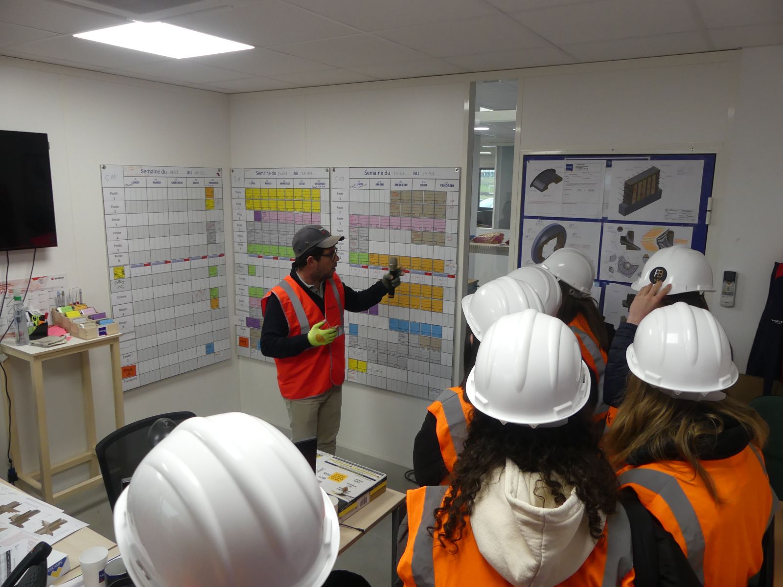 Visite d'un fabricant de coffrages en bois