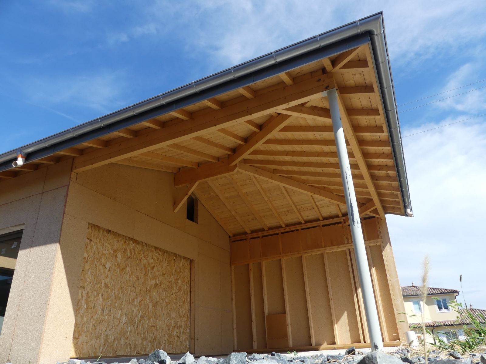 Maison proposée en visite à Denicé (©Fibois69)