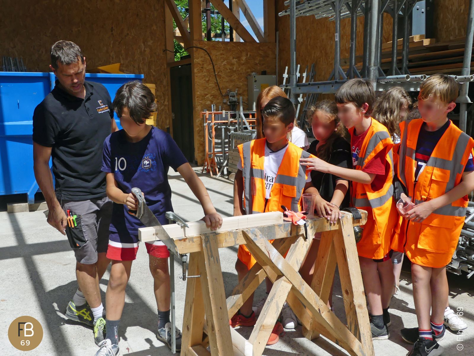 Visite de l'entreprise Oséobois - École primaire de Lachassagne - 2023