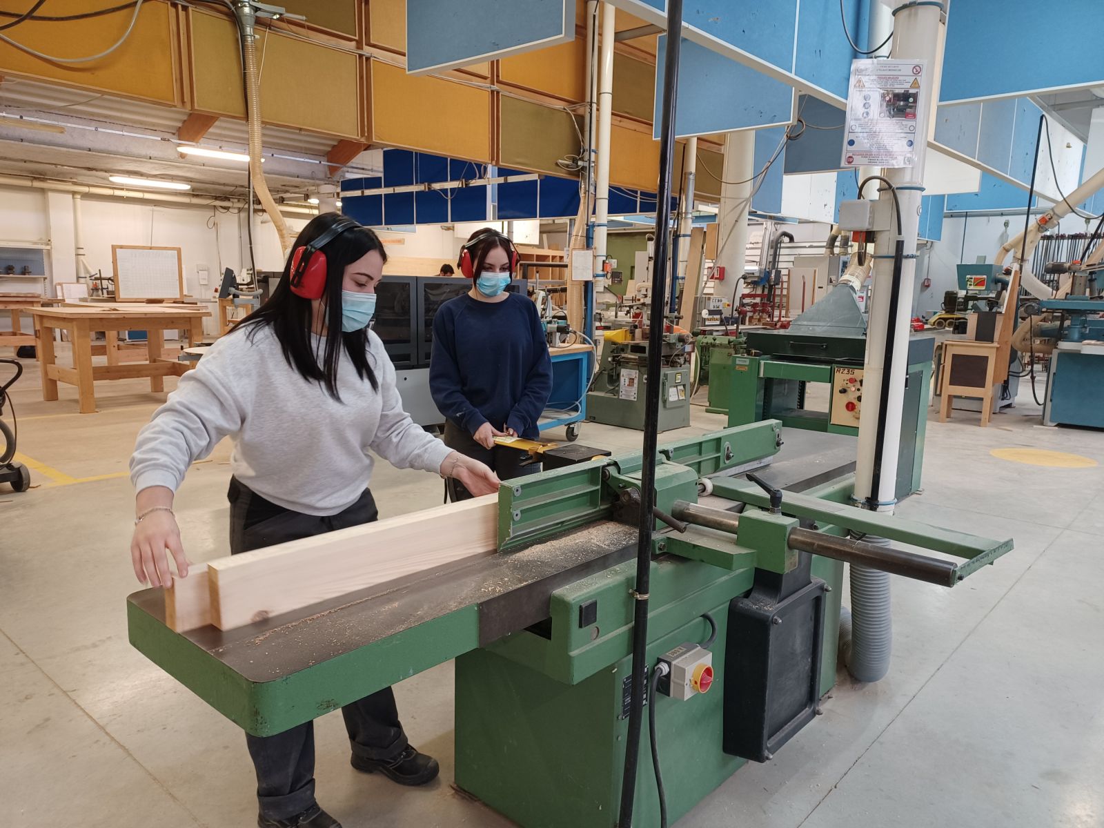 GFFB 22 - Lycée Barthélémy Thimonier - Construction mange-debout