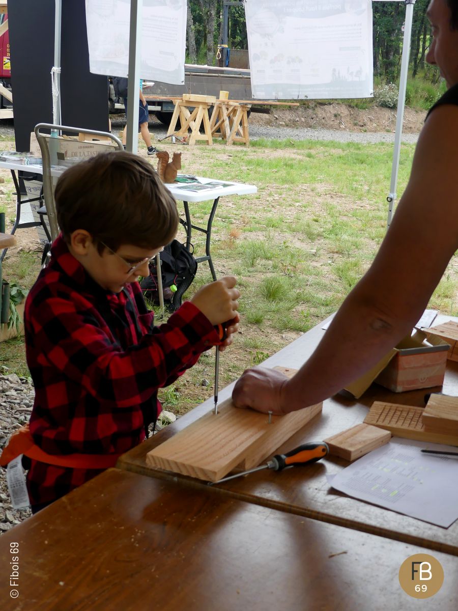 Fabrication de hôtel à chauve-souris