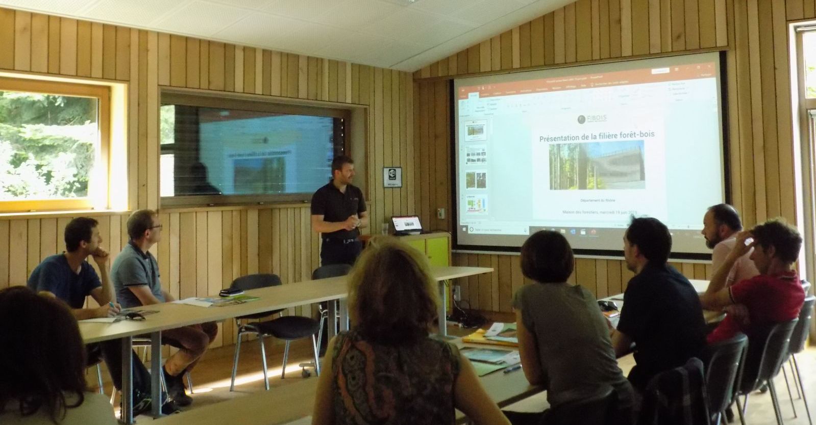 Représenter la filière auprès des instances économiques et politiques